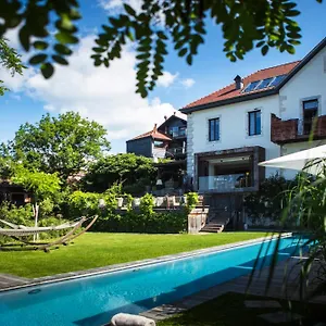 ***** Отель Le Clos Des Sens Франция